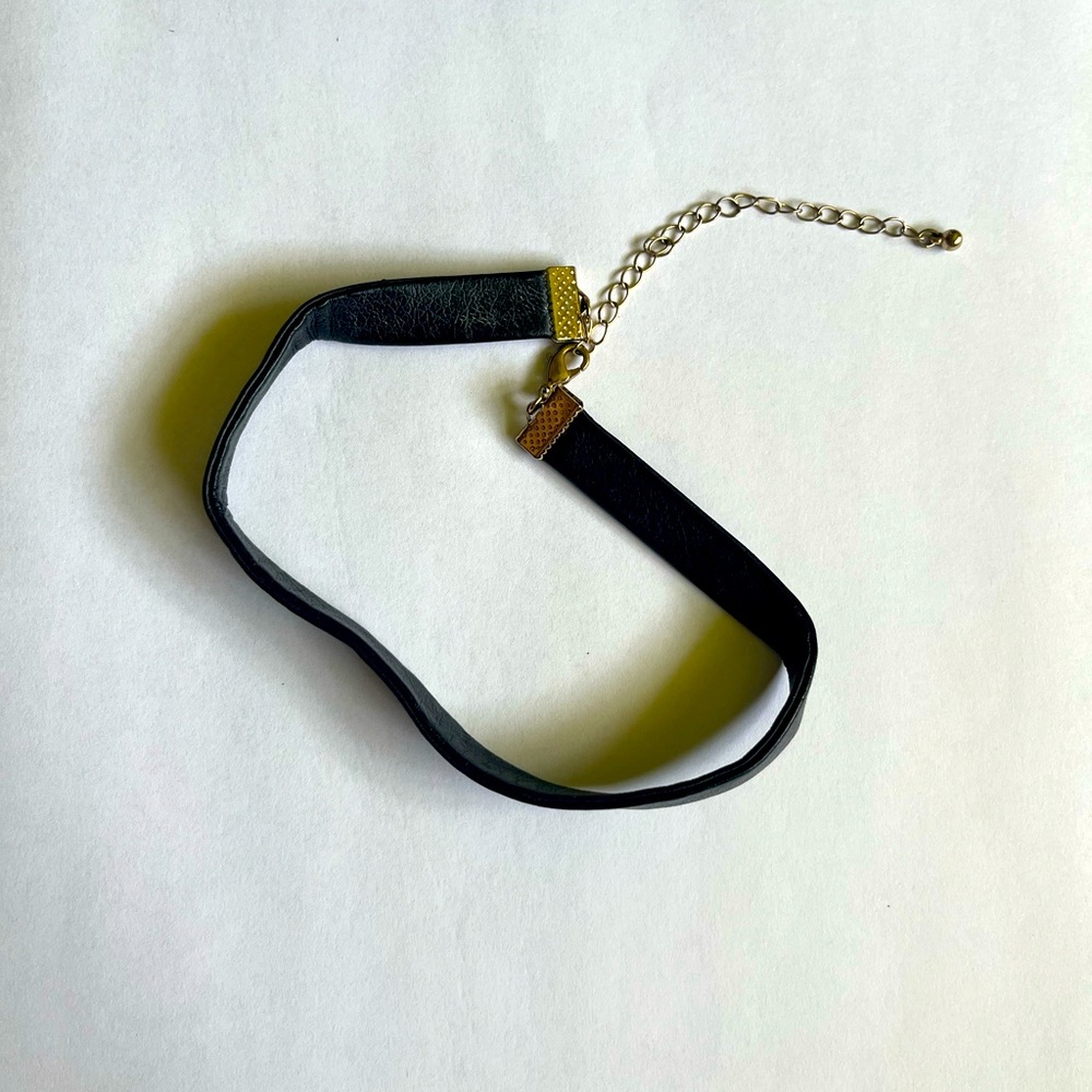Leather choker